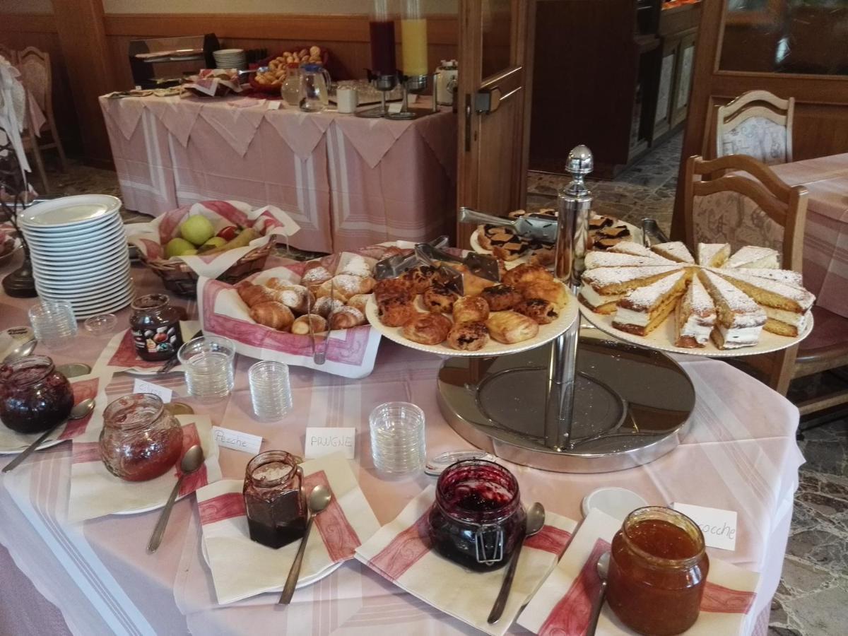 Garni' Margherita Predazzo Bagian luar foto
