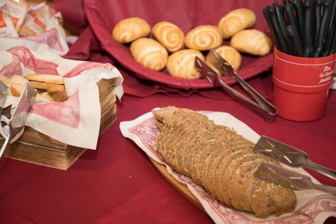 Garni' Margherita Predazzo Bagian luar foto